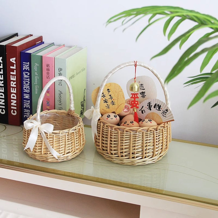 Ladies natural basket with decorative bow decoration Bowlift