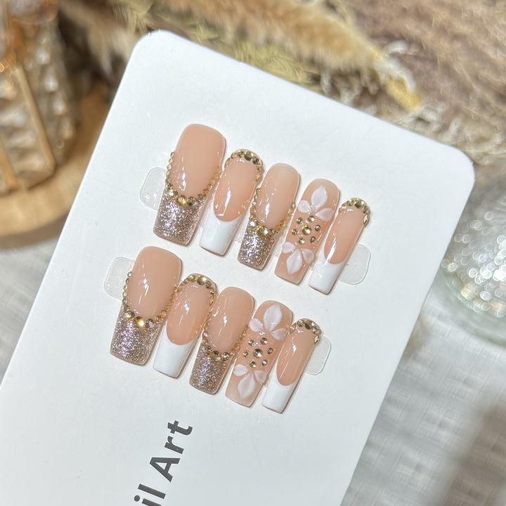 Luxurious Glittery Press-On Nail Art Set with Decorative Floral Accents Bowlift