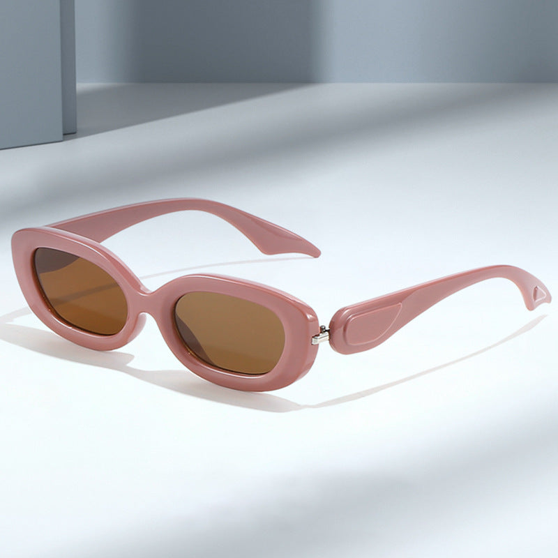 Ladies stylish sunglasses with elegant, curved frame Bowlift
