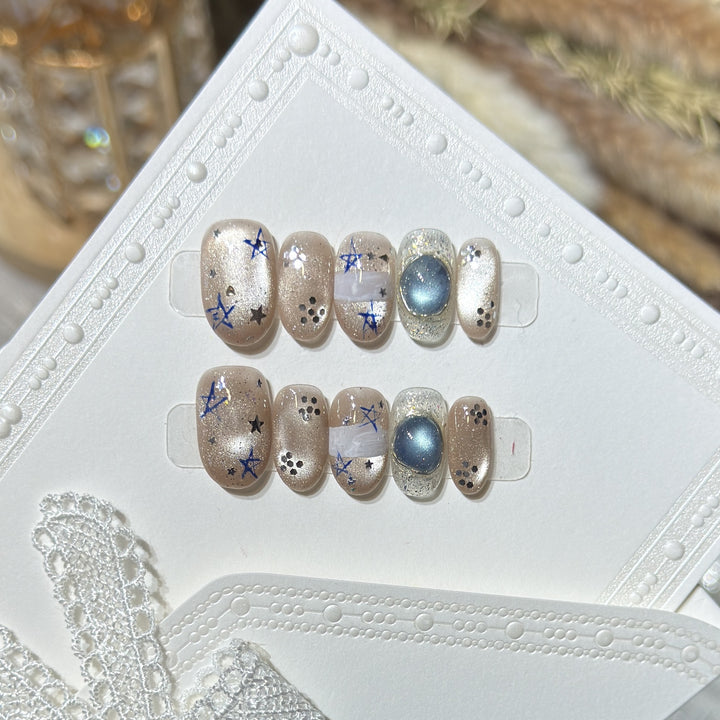 Celestial-Inspired Press-On Nail Set Bowlift