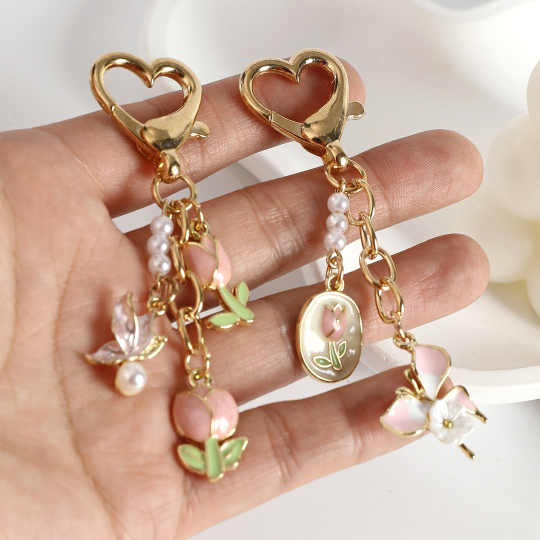 Playful keychain in rose design Bowlift