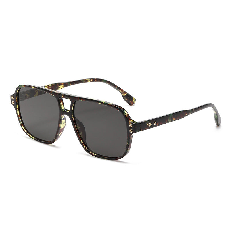 Retro-Inspired Square Frame Sunglasses