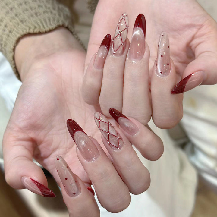 Elegant Press-On Nail Tips with Gold Accents Bowlift