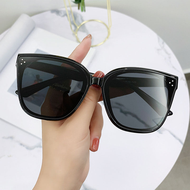 Women's Cat-Eye Sunglasses in Elegant and Modern Design Bowlift