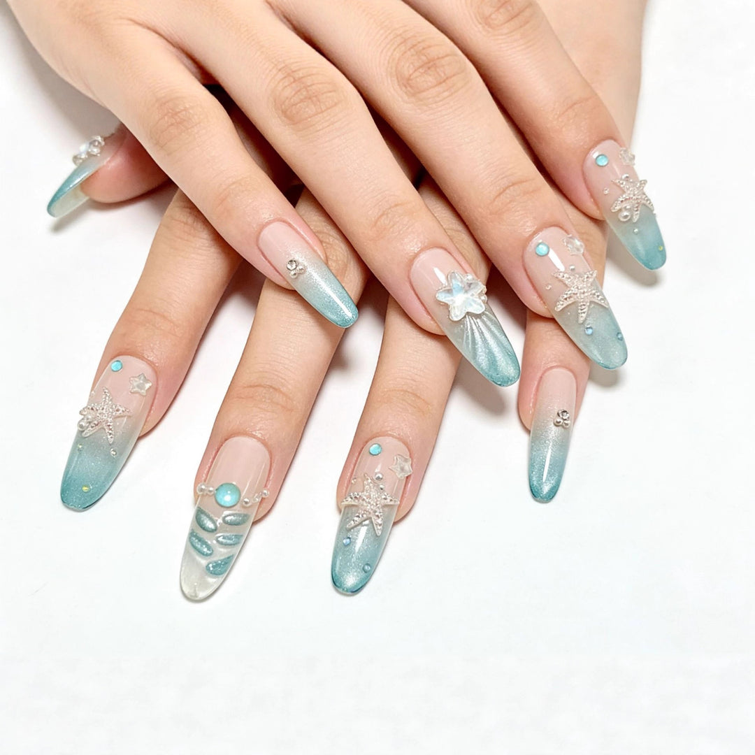 Artificial nails with glittering summer design Bowlift