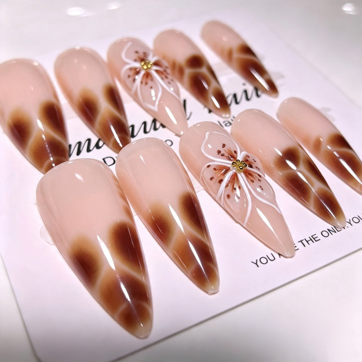 Floral-Themed Stiletto Press-On Nail Tips Bowlift