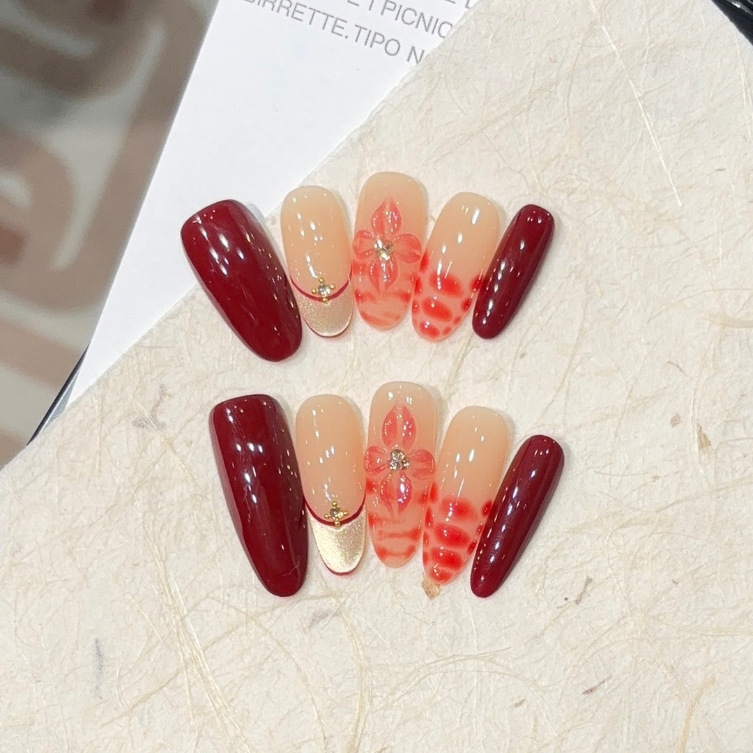 Artificial nails with floral and glamour details Bowlift