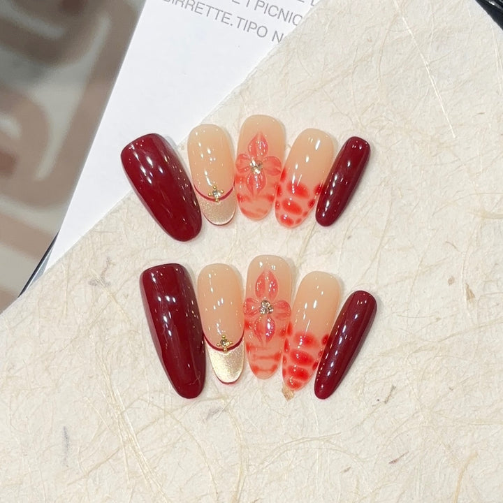 Artificial nails with floral and glamour details Bowlift
