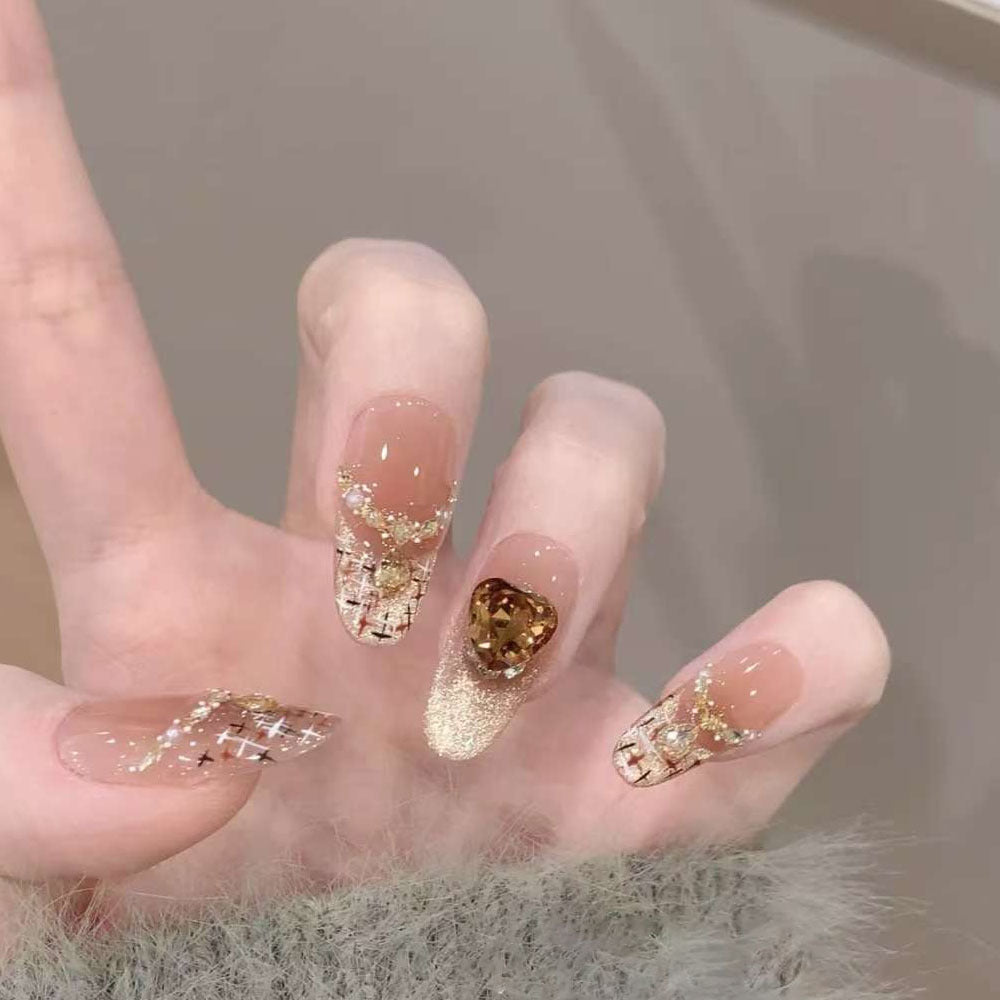 Glamorous Nail Art Bowlift