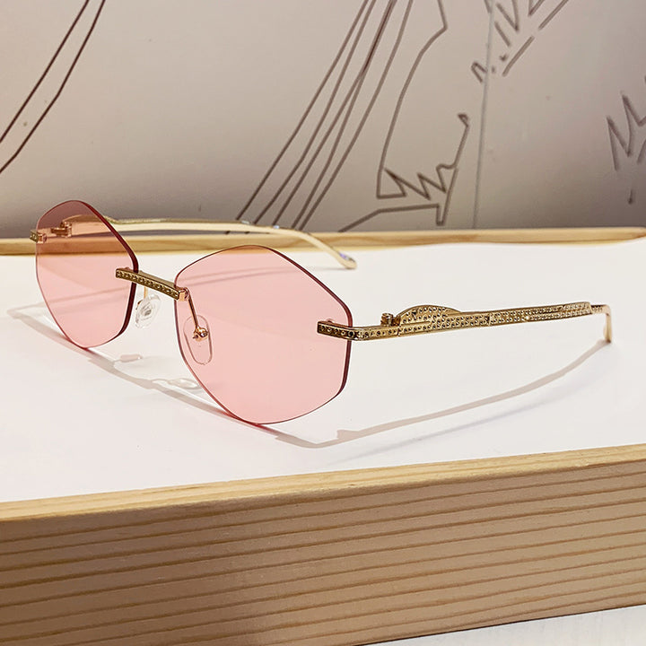 Women's extravagant sunglasses with sparkling accents Bowlift