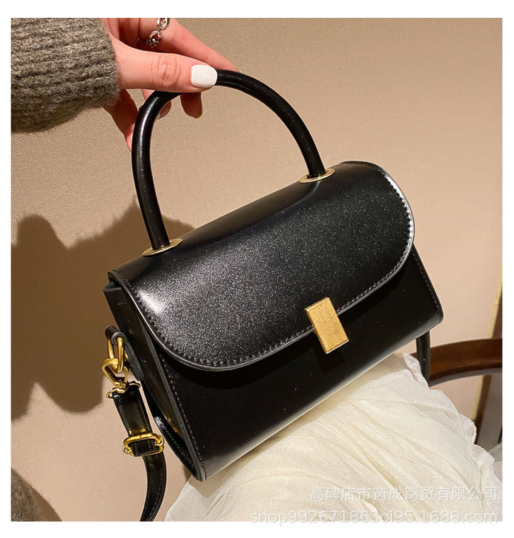Sophisticated Structured Handbag Bowlift