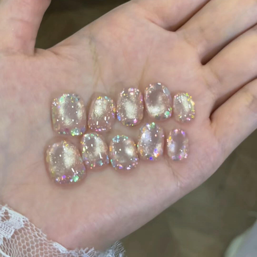 Glittering Press-On Nail Tips Bowlift