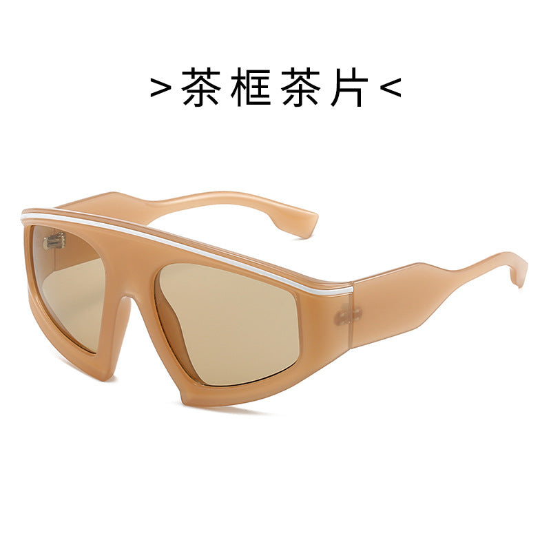 Ladies Sporty Sunglasses with Stylish Frame and Large Lenses Bowlift