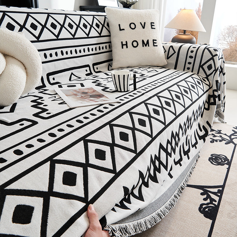 Elegant Geometric Pattern Throw Blanket