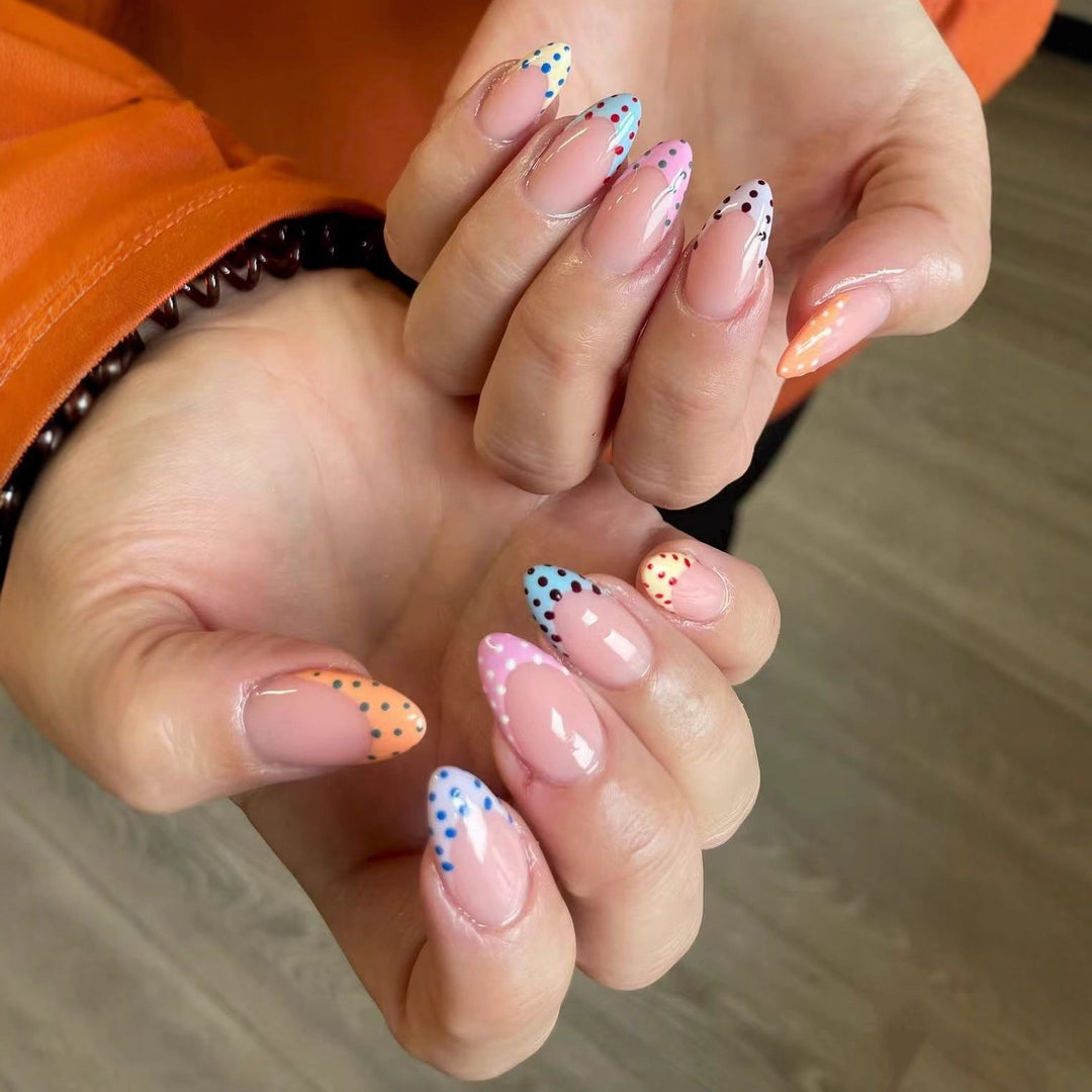 Artificial nail set with colorful minimal design Bowlift