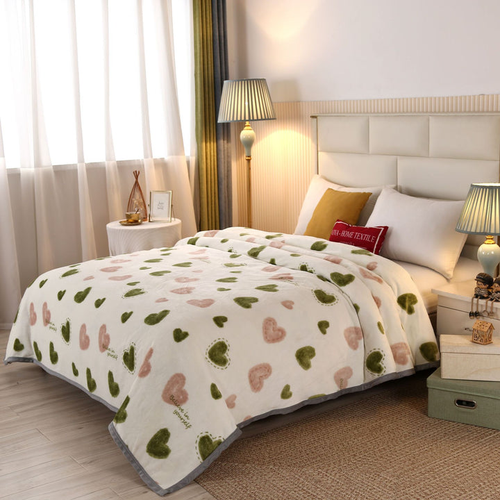 Unisex cuddle blanket with playful cloud design Bowlift