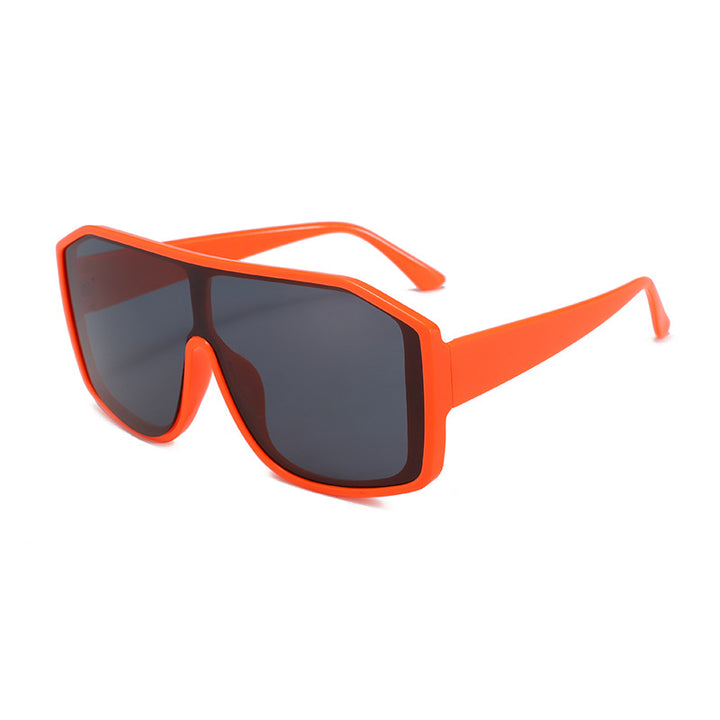 Ladies Fashion Oversized Sunglasses in Futuristic Design Bowlift