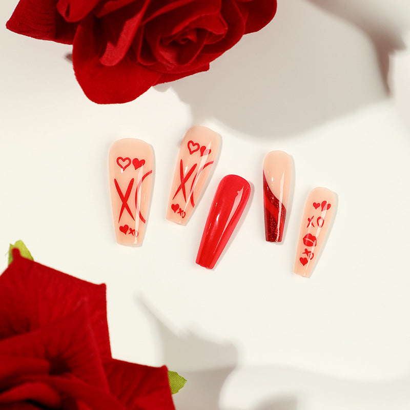 Artful Nail Extensions in Romantic Design Bowlift