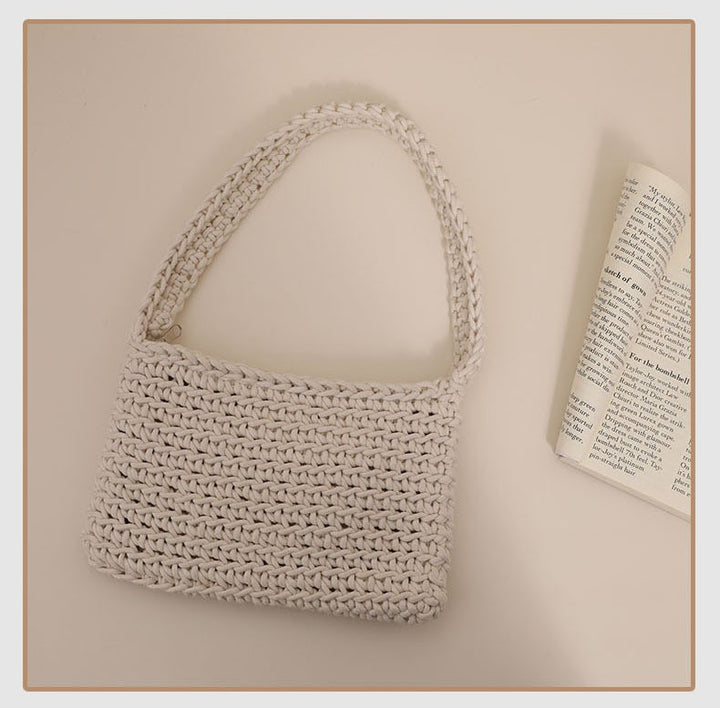 Handmade straw crossbody bag with structured design Bowlift
