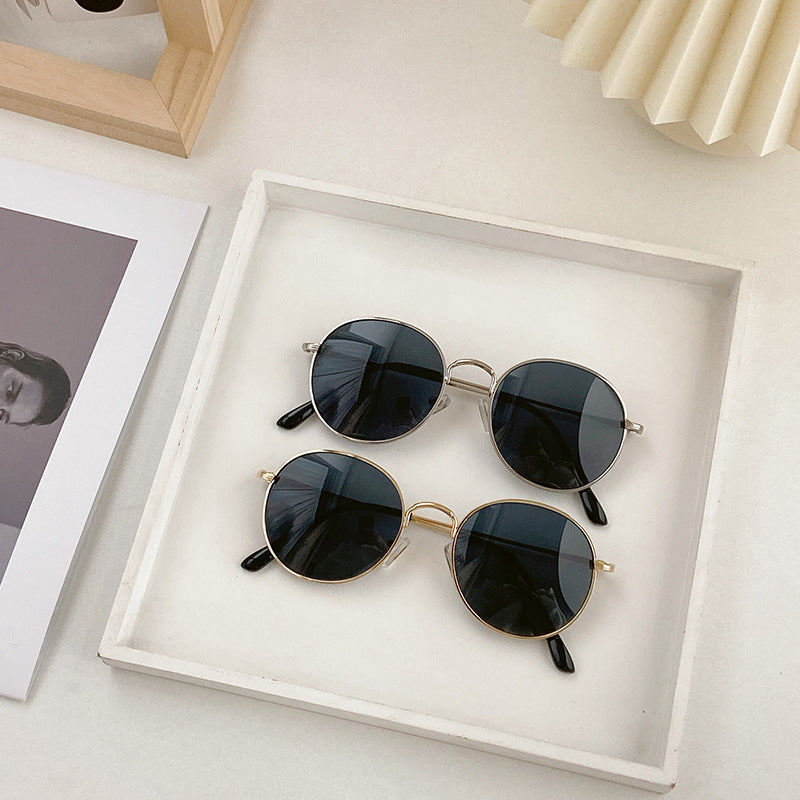 Fashion Round Sunglasses with Golden Frame Bowlift