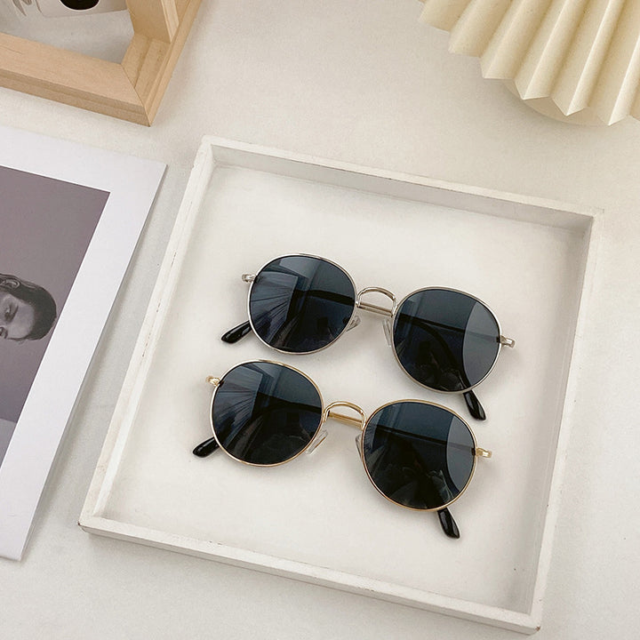 Fashion Round Sunglasses with Golden Frame Bowlift