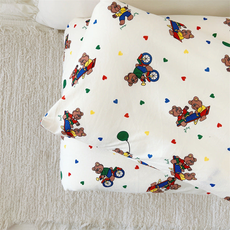 Unisex cotton pillowcase with cheerful bear design Bowlift