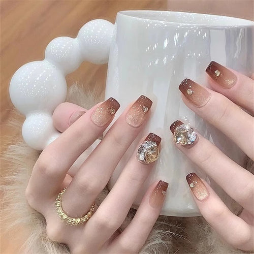 Artificial nails with glamorous 3D design Bowlift