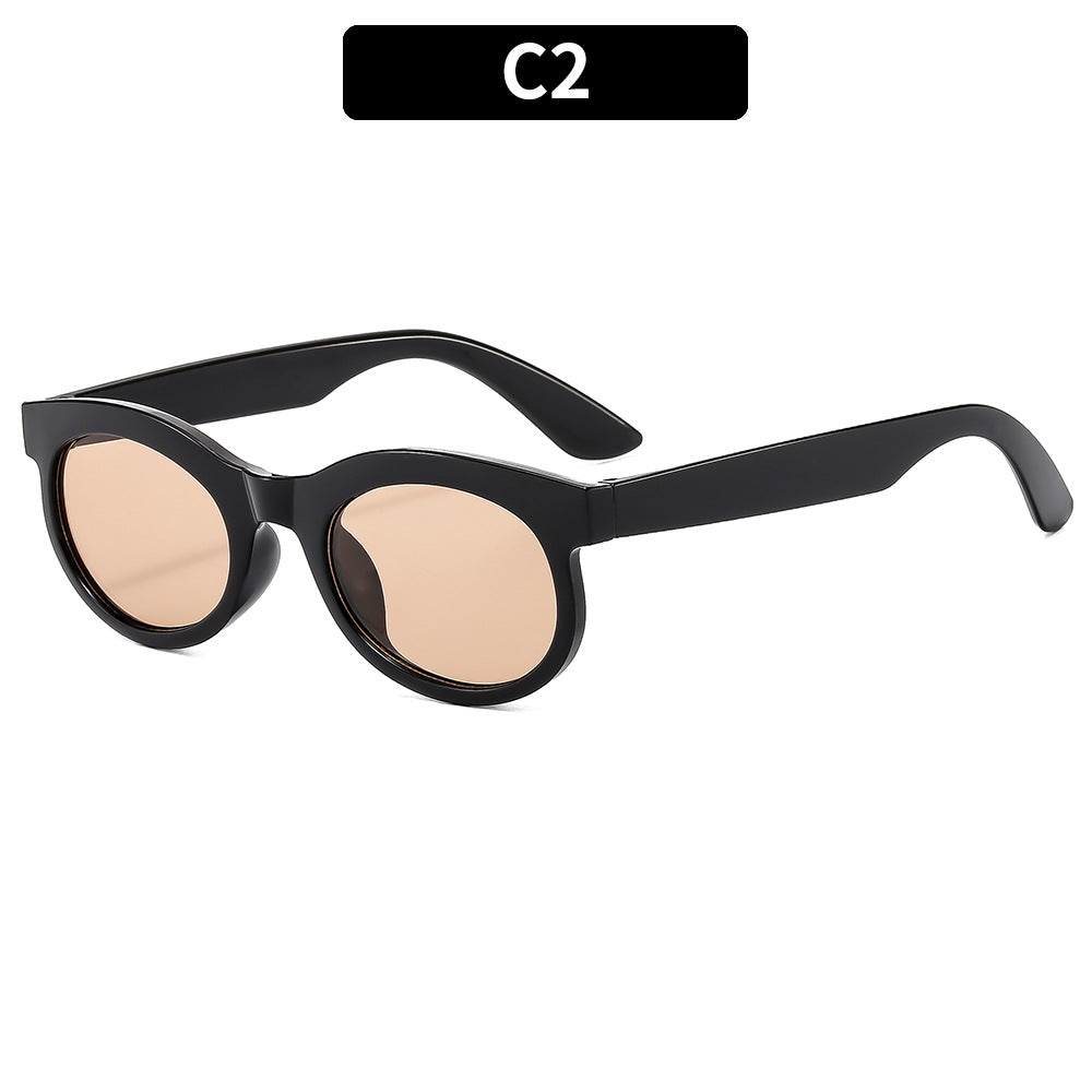 Stylish Cat-Eye Sunglasses with Unique Tortoiseshell Frame