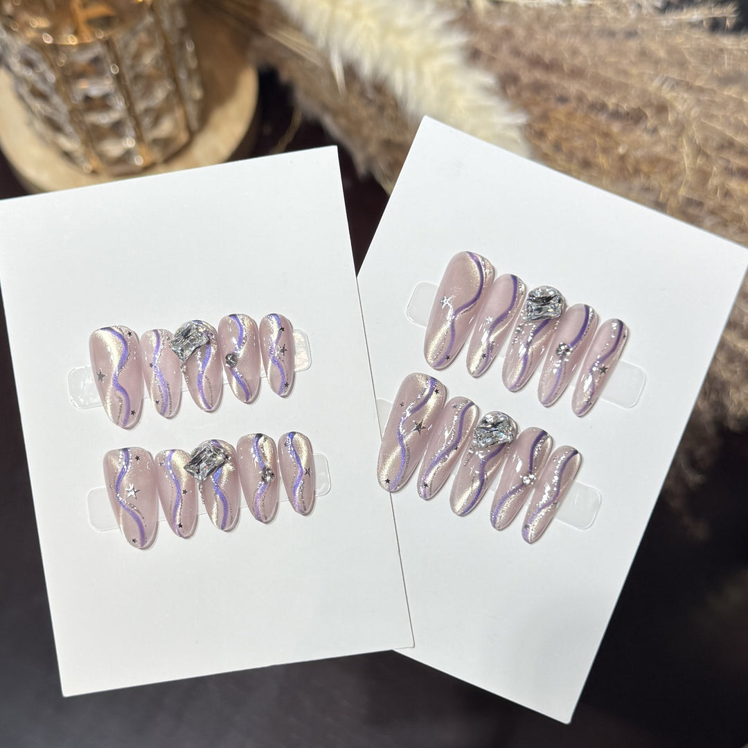 Glamorous Decorative Nail Art Set Bowlift