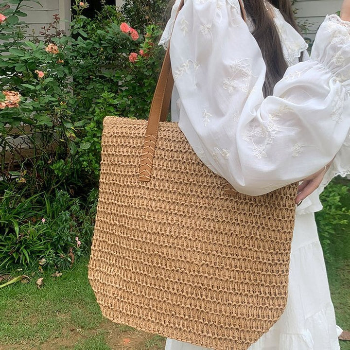 Handmade basket bag with elegant leather handle Bowlift