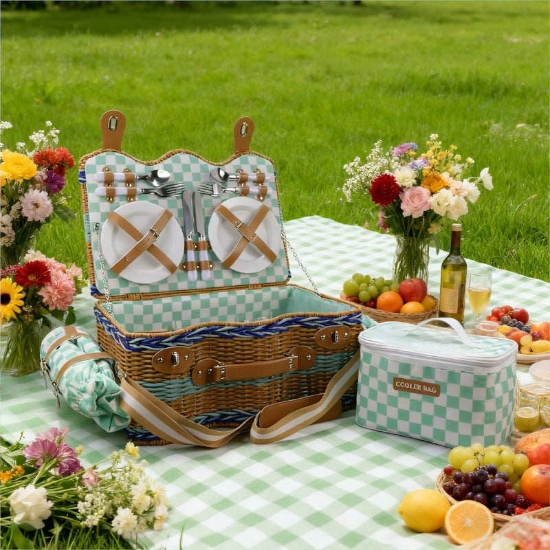 Ladies picnic basket with extensive equipment and stylish interior Bowlift