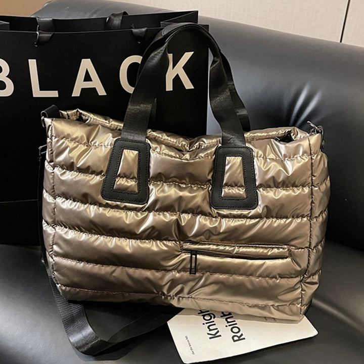 Leisure bag with padded interior and removable shoulder strap Bowlift
