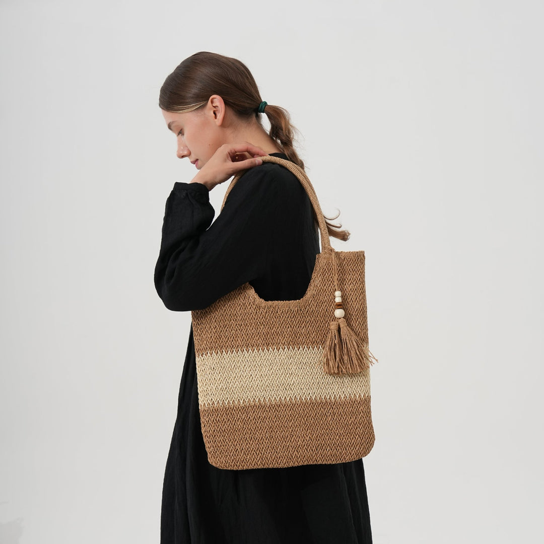 Exclusive and Handmade Beach Bag with Fringes Bowlift