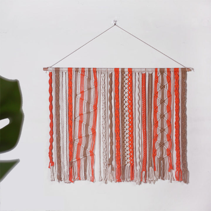 Wall hanging made of woven material Bowlift