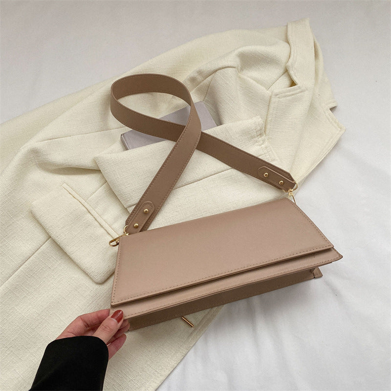 Minimalist Structured Crossbody Bag Bowlift