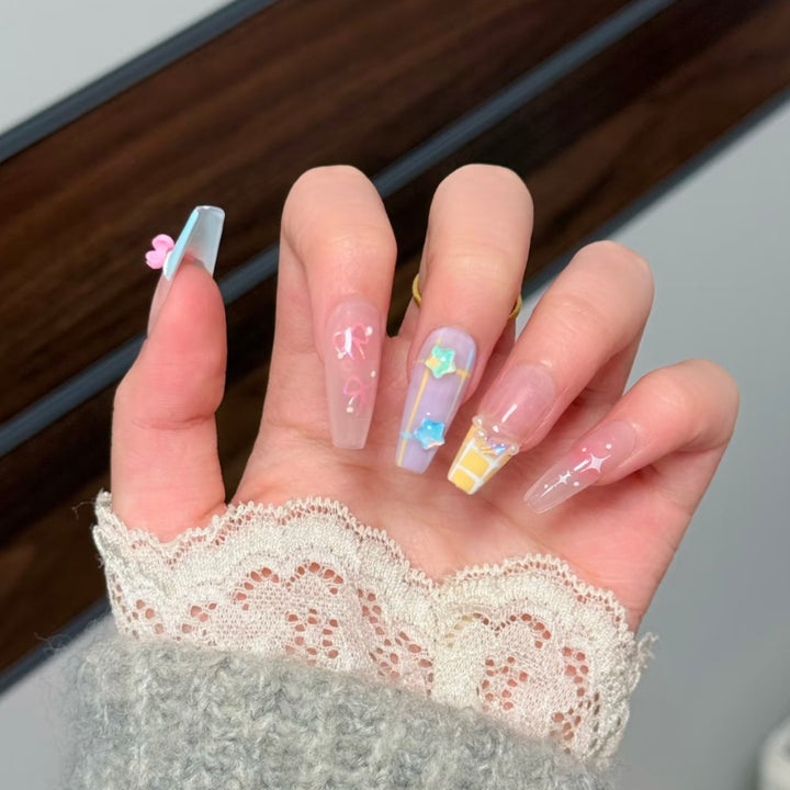 Artificial nails with Playful Design Bowlift