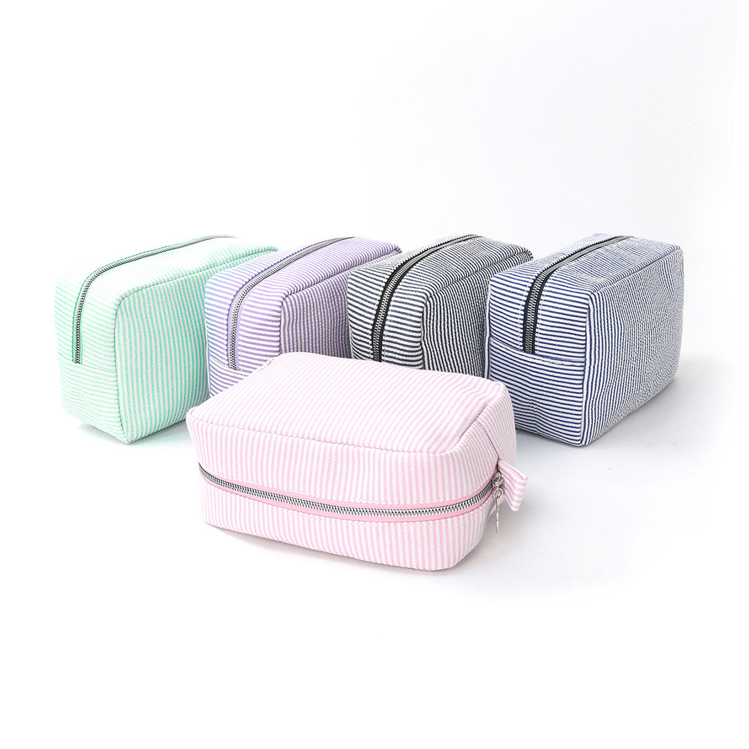 Cosmetic Organizer Bag Made of Textured Material Bowlift