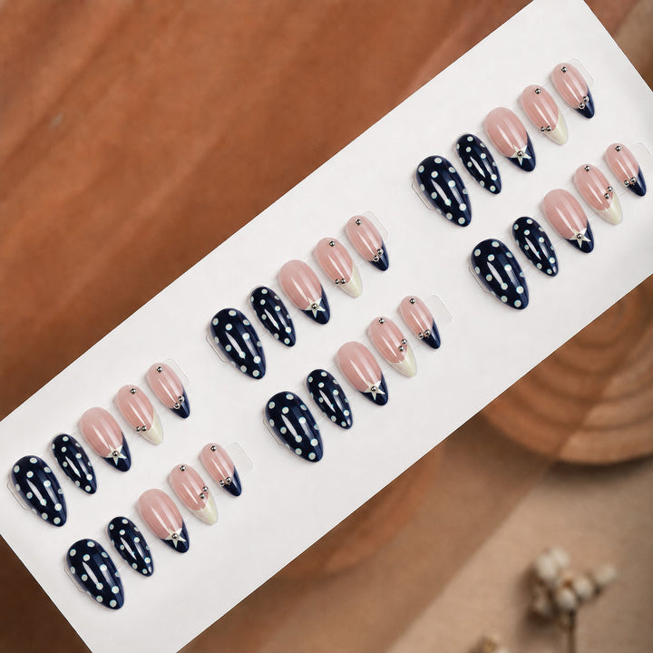 Artificial nail set with stylish star and dot patterns Bowlift