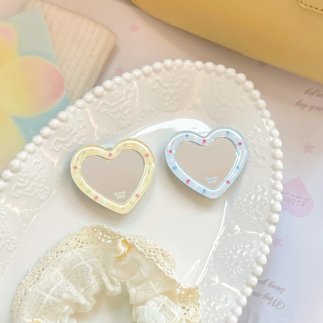 Hand mirror in heart-shaped design Bowlift