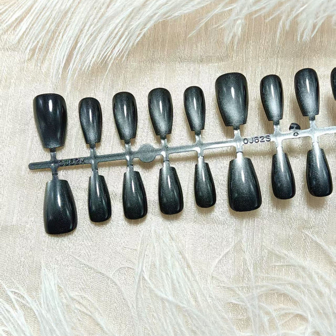Elegant Art Nails with Shimmering Finish Bowlift