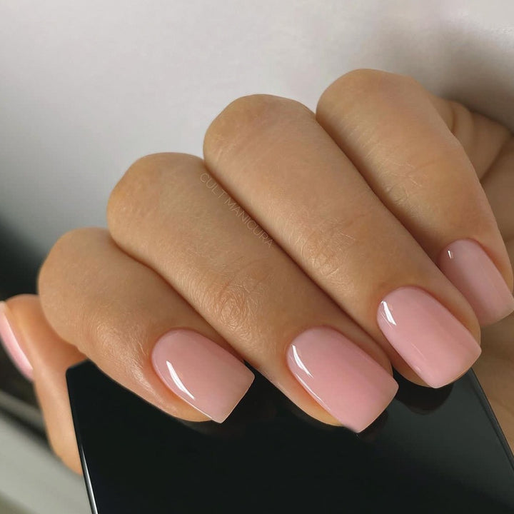 Artificial nail set with elegant shine and natural finish Bowlift