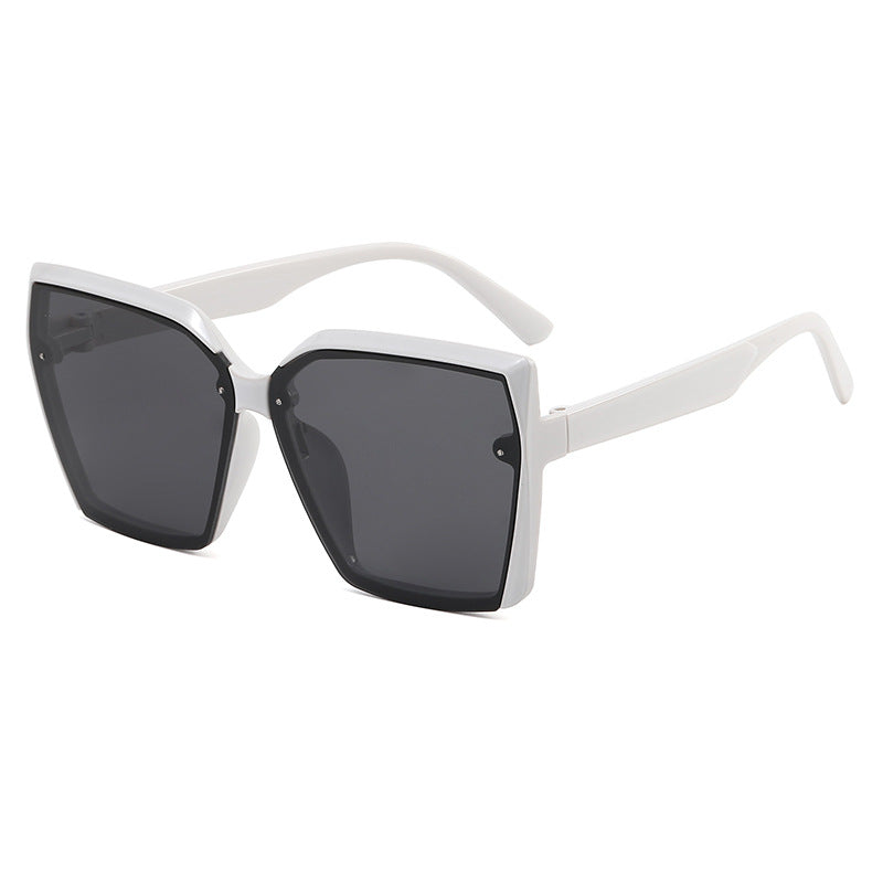 Women's Oversized Sunglasses with Modern Tortoiseshell Design Bowlift
