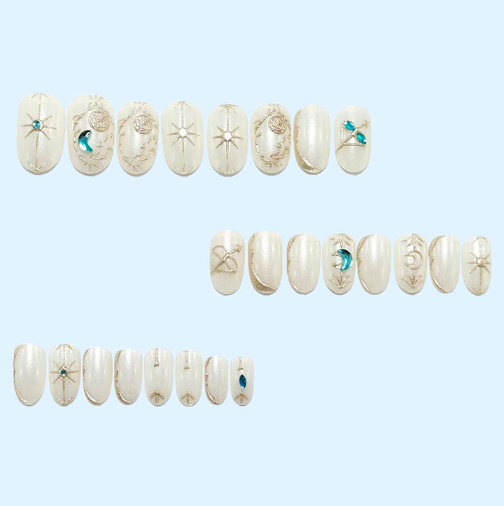 Artificial nails with noble glitter accents and symbol motif Bowlift