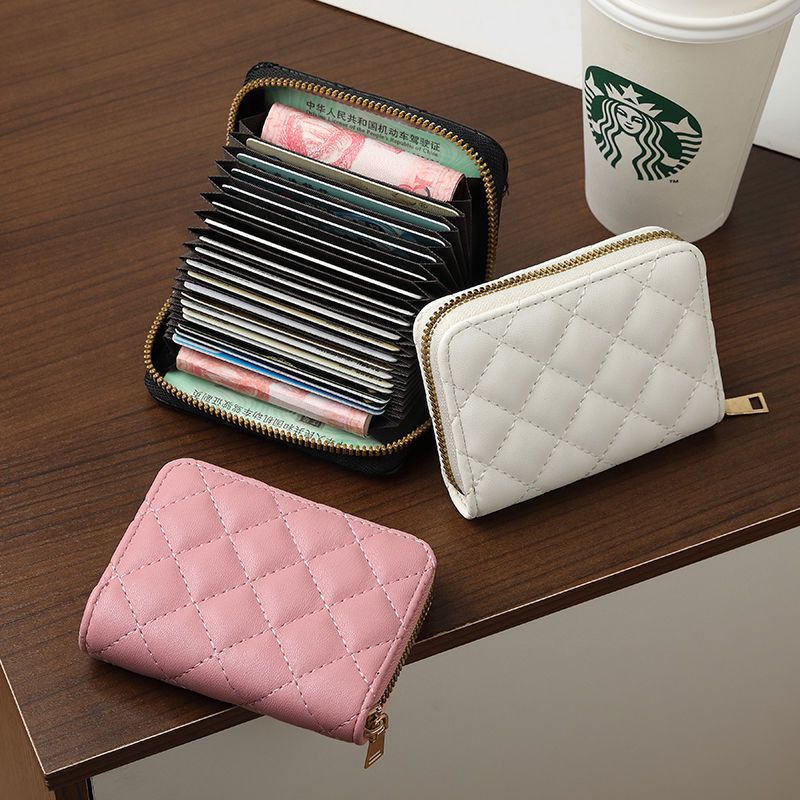 Quilted Zip Around Card Holder