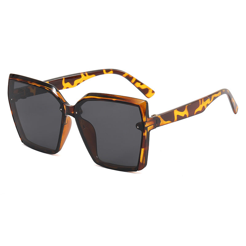 Women's Oversized Sunglasses with Modern Tortoiseshell Design Bowlift