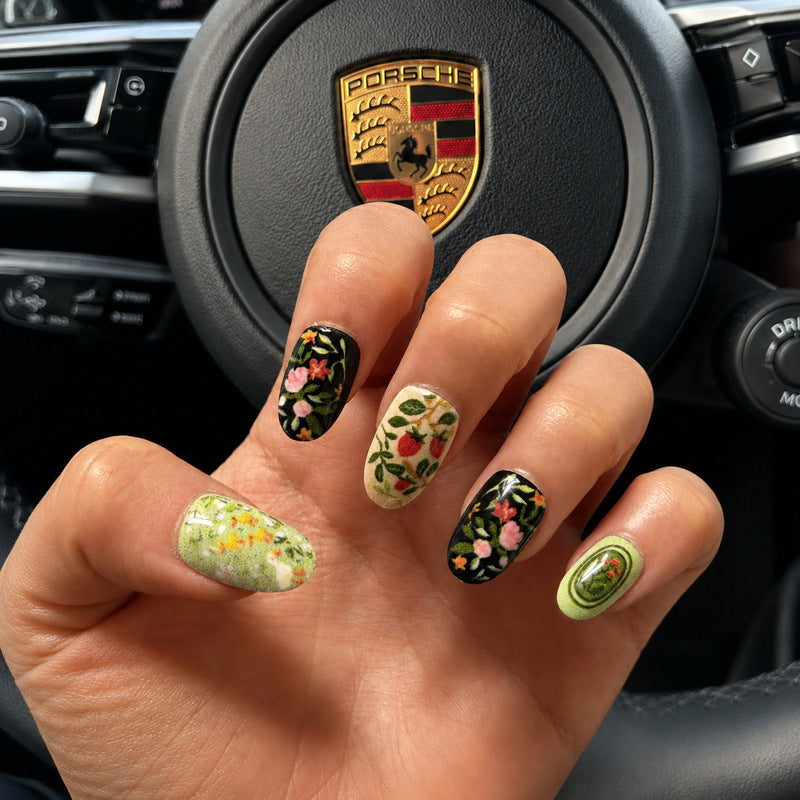 Artificial nails with floral design Bowlift