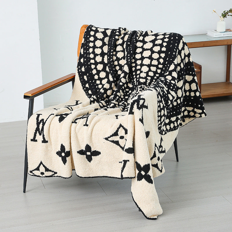 Ladies decorative throw blanket Bowlift