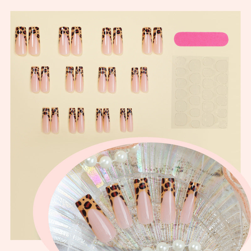 Stylish Press-On Nail Set with Modern Leopard Print Design Bowlift