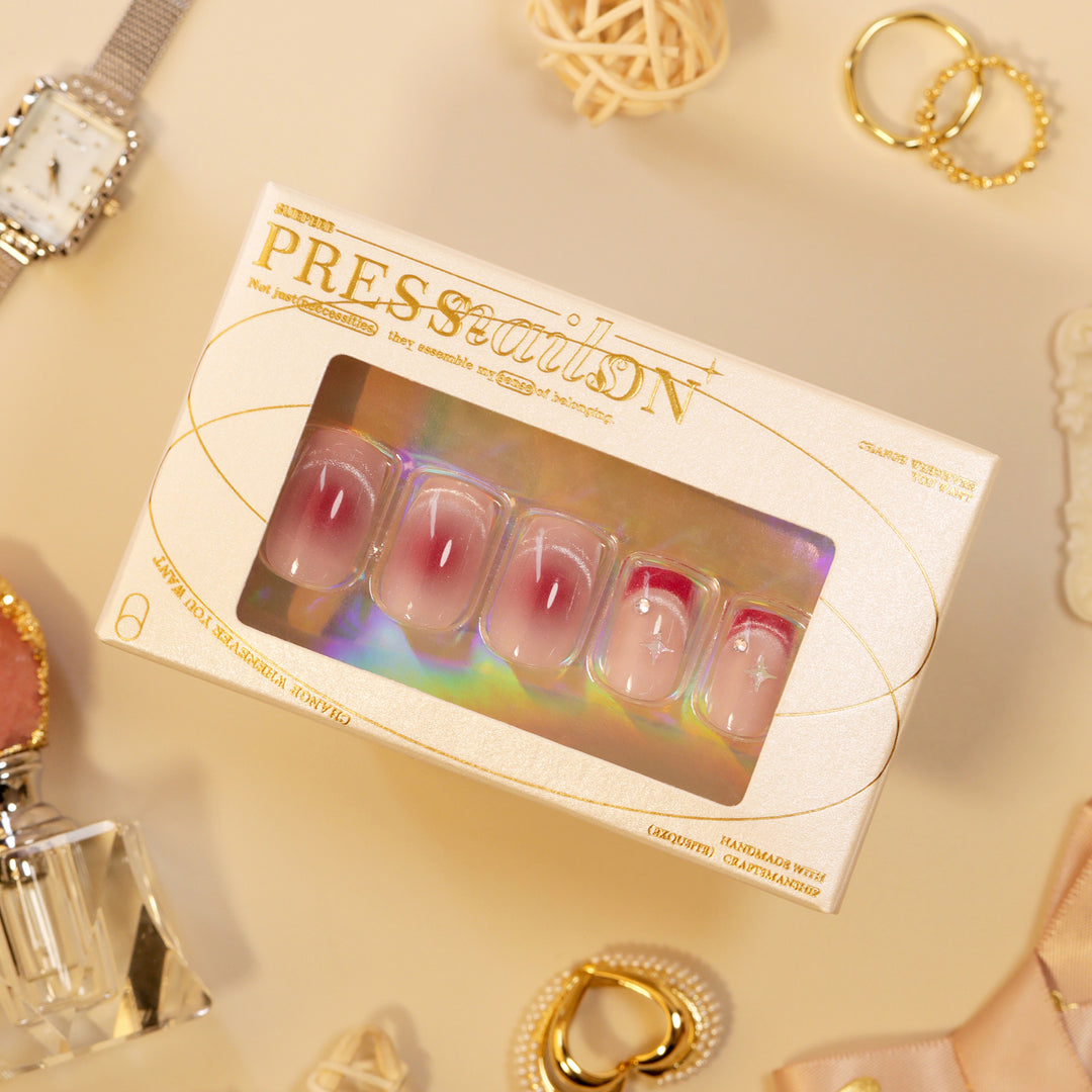 Glamorous nail art with high-gloss effect Bowlift