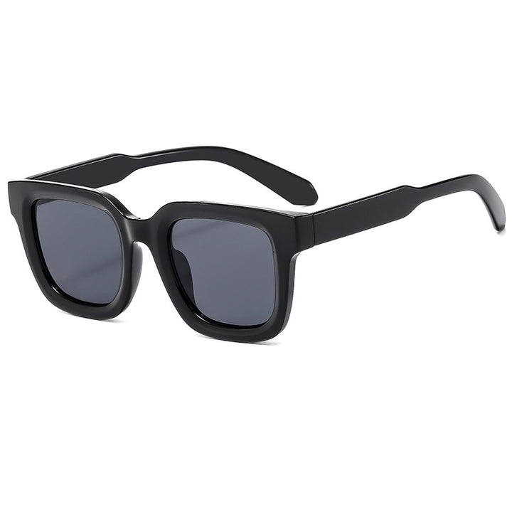 Ladies fashionable sunglasses in striking design Bowlift